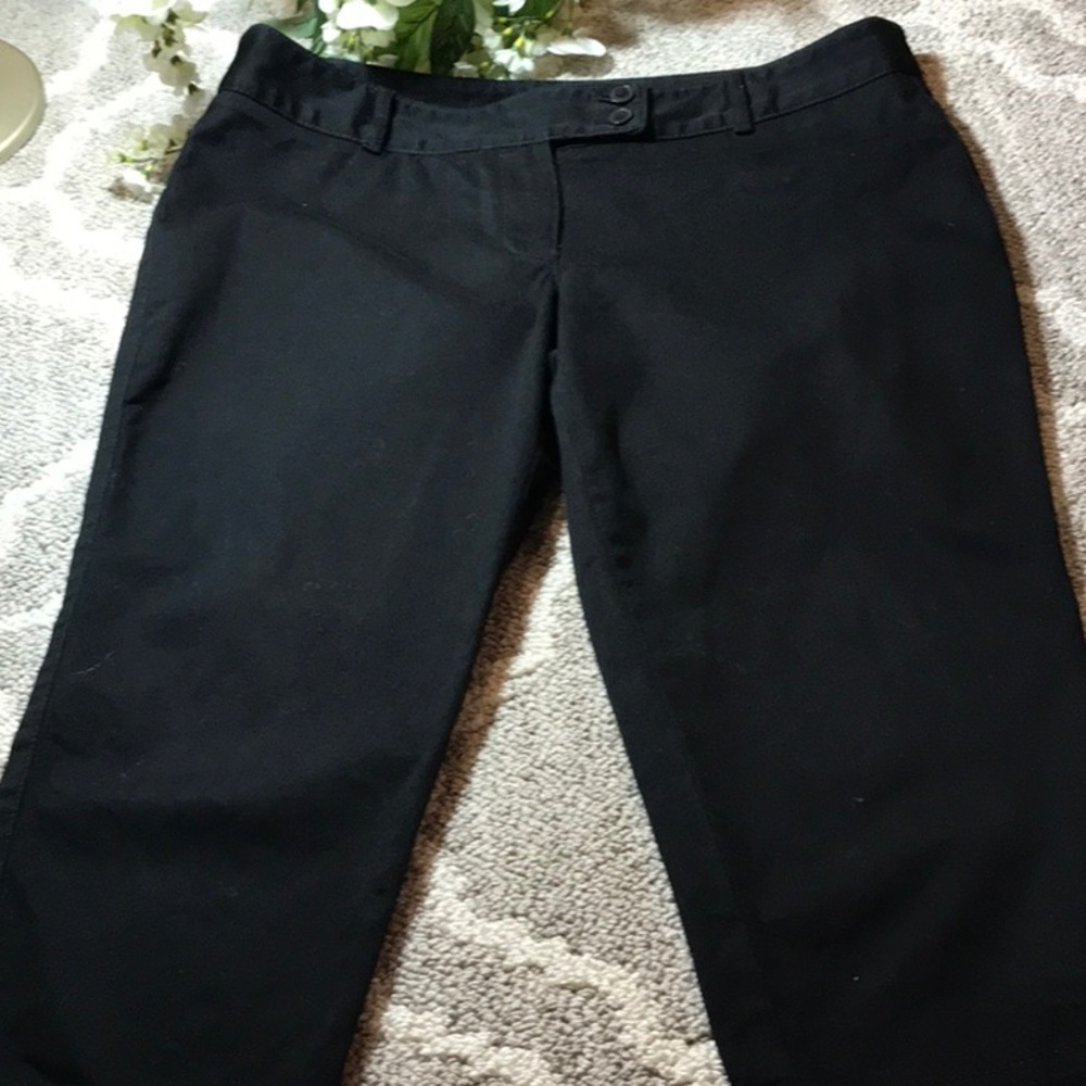 Ann Taylor Loft~~Black Capris~~🖤